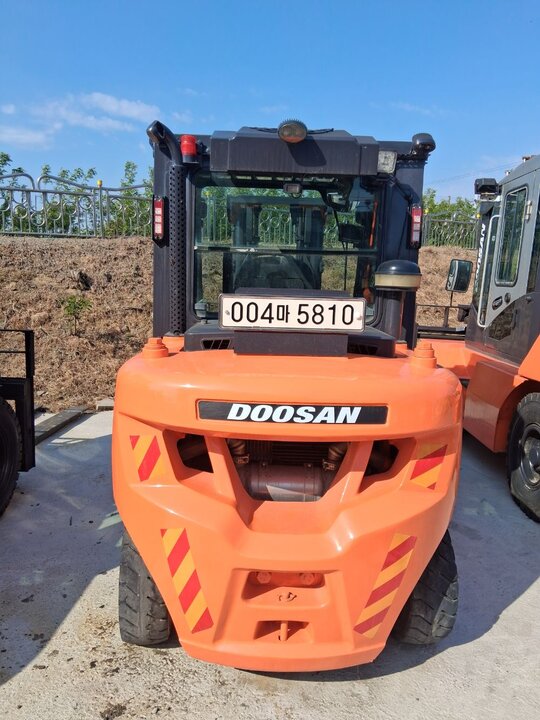 Doosan Forklift 4.5톤 (4.5톤) 앞좌측면