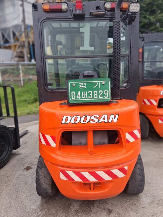 Doosan Forklift D2.5 (.2.5톤) 앞좌측면