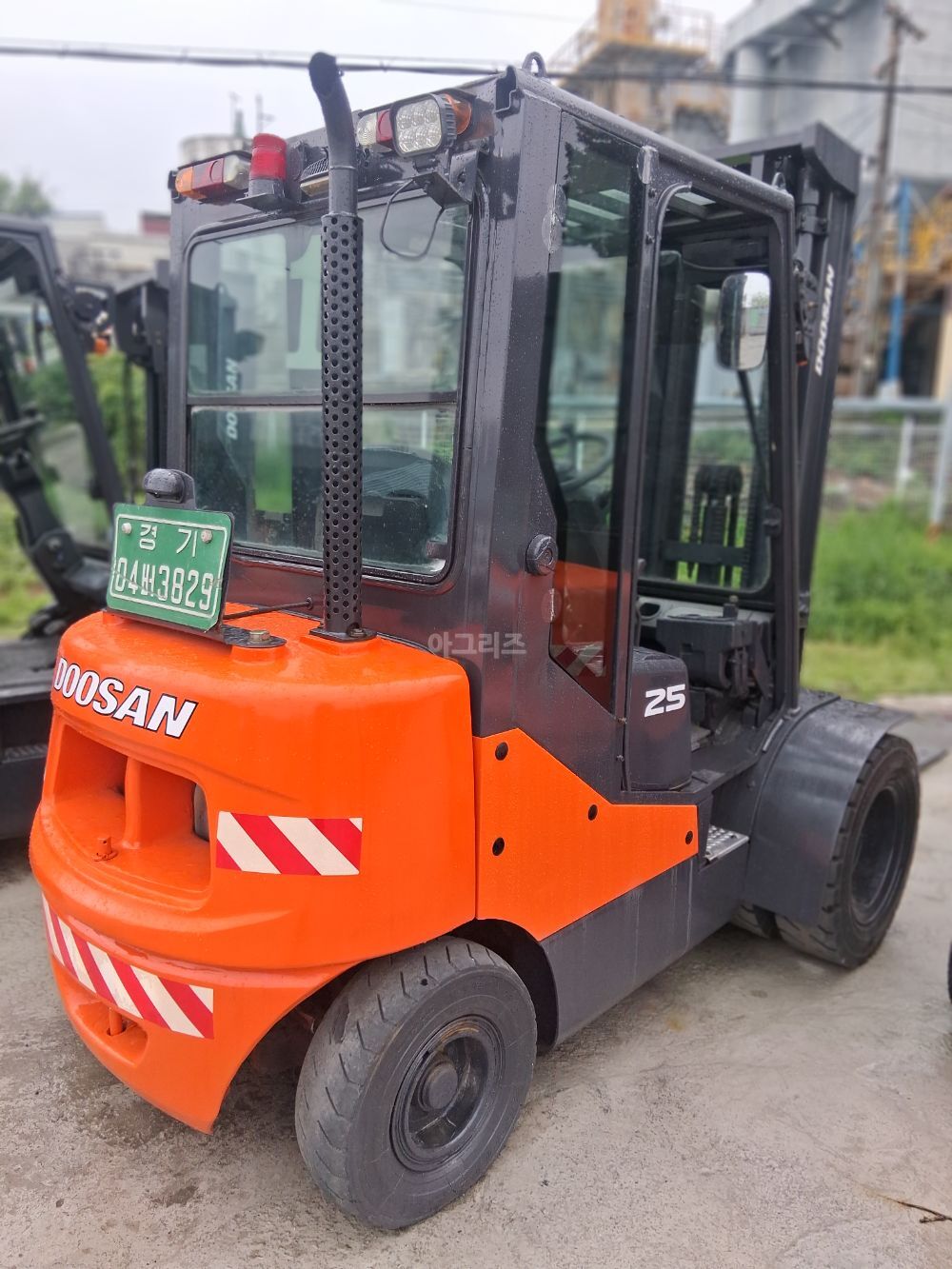 Doosan Forklift D2.5 (.2.5톤) 뒤우측면