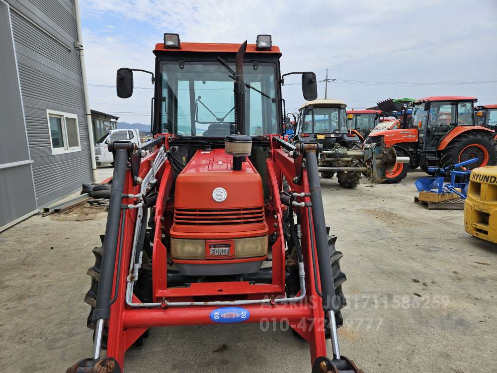 국제 트랙터 F505 (50마력)