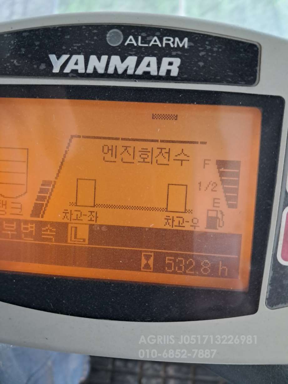 얀마 콤바인 AW465K (4조식) 뒤우측면