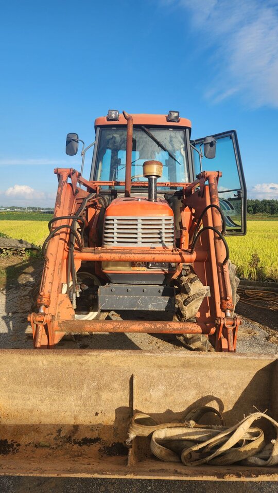 Daedong Tractor D58 (58hp) 앞좌측면