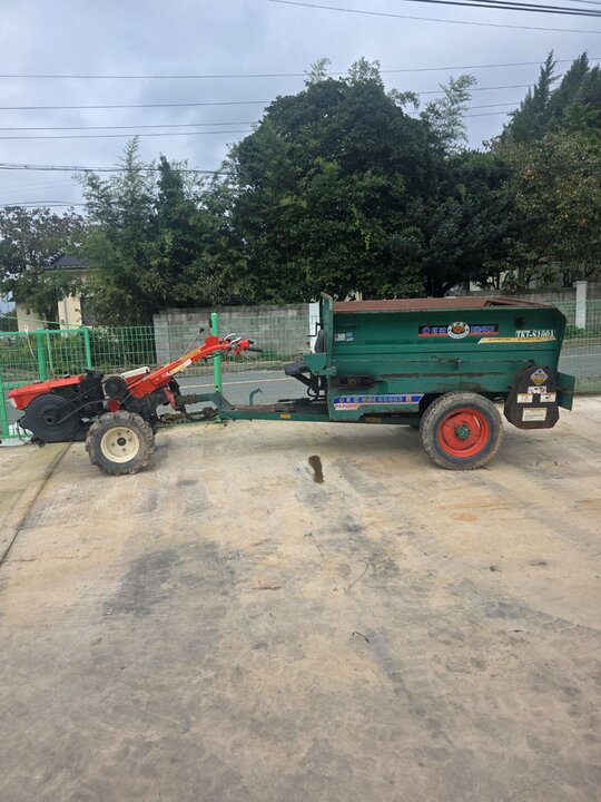 대동 동력경운기(퇴비살포기) DT10DE 앞좌측면