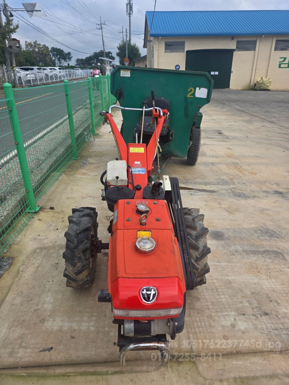 대동 동력경운기(퇴비살포기) DT10DE 뒤우측면