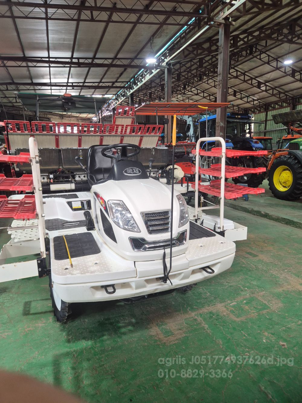 국제 이앙기 RGO-80SD (8조식) 뒤우측면