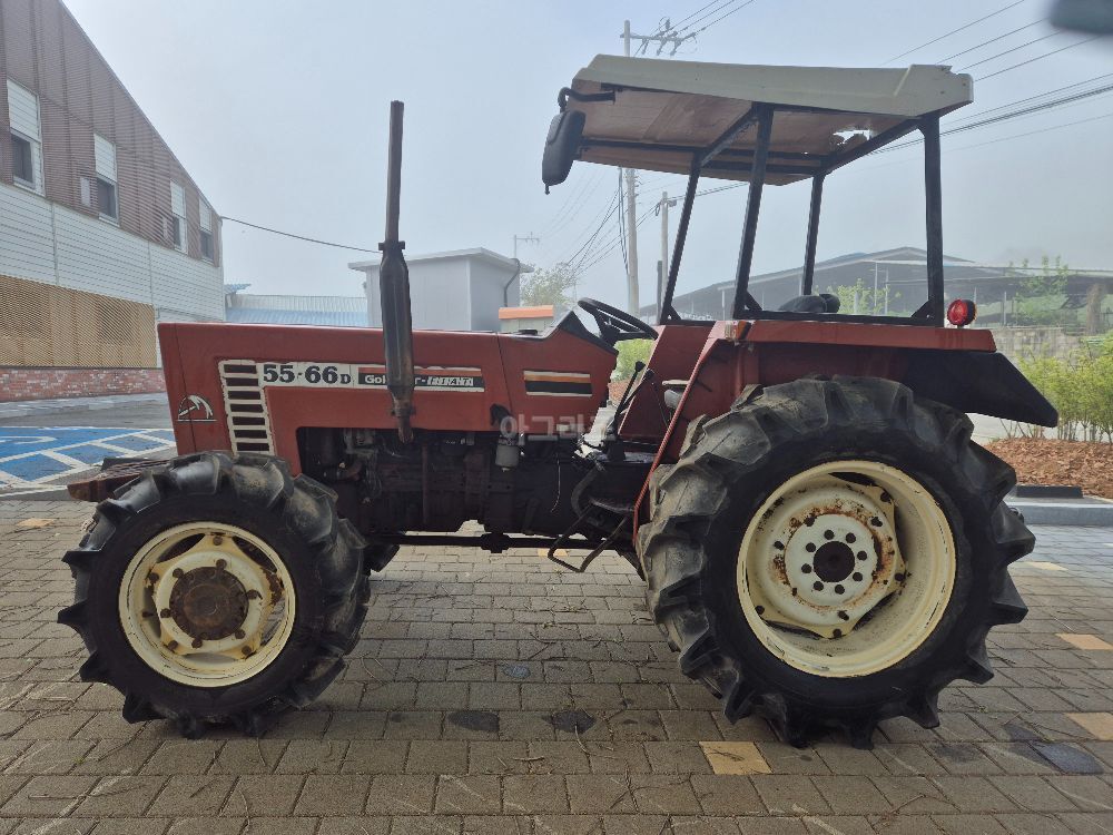 NewHolland Tractor 55-66D (55hp) 뒤우측면
