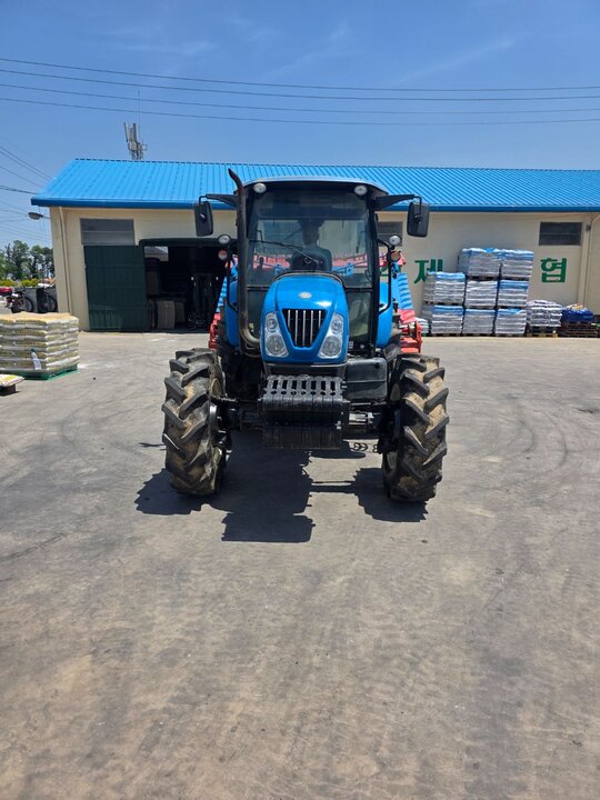 LS Tractor P7197 (97hp)