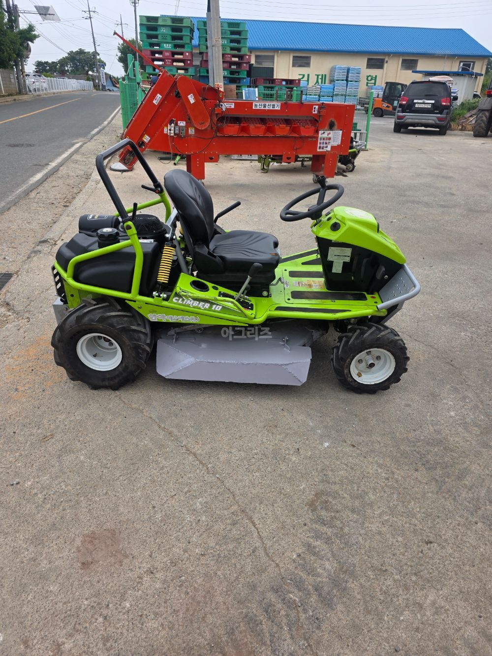  승용제초기(4WD) AWD-27  뒤우측면