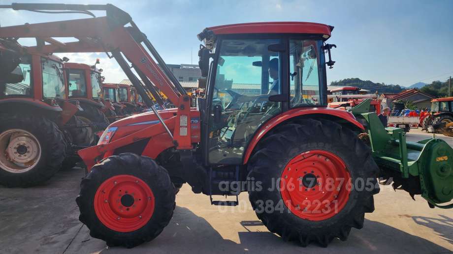 Daedong Tractor RX720 (72hp) 운전석