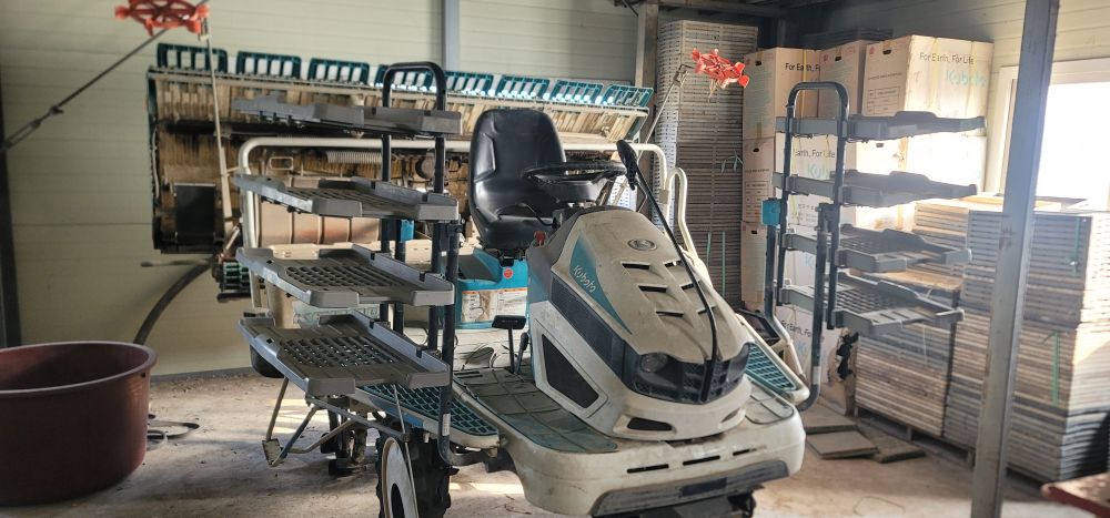 구보다 이앙기 KEP8DF (8조식) 앞좌측면