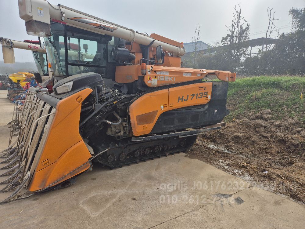 TYM 콤바인 HJ7135 (7조식) 뒤우측면