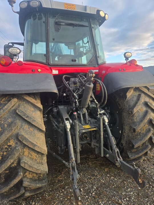 MF Tractor MF6714S (140hp) 앞좌측면