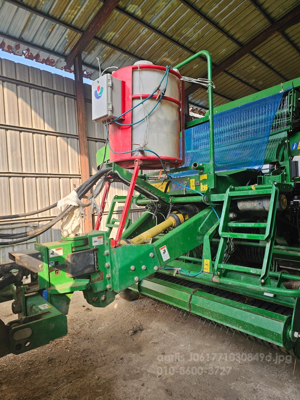 맥헤일 원형베일러 F5600 뒤우측면