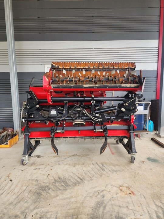  Rotavator WLZ5800NX (경폭5700cm) 앞좌측면