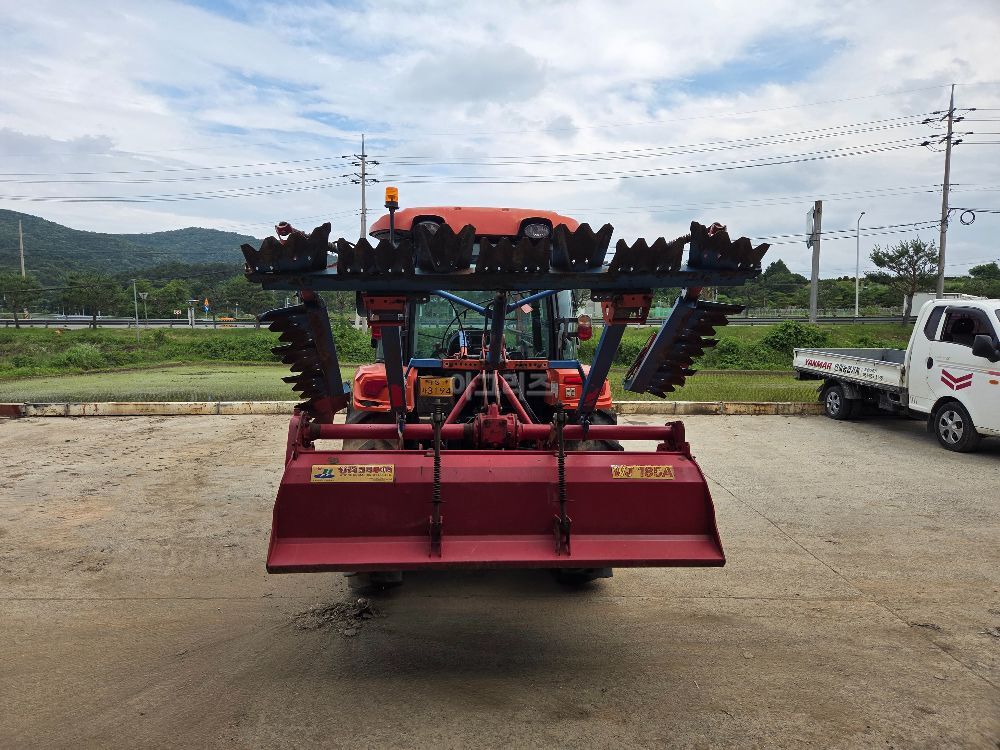 Daedong Tractor NX520 (52hp) 뒤우측면