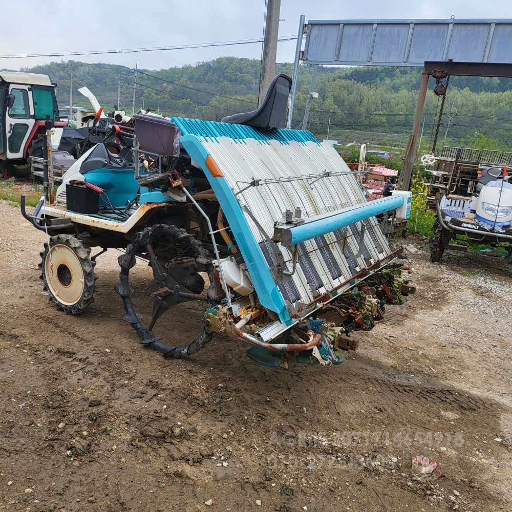 Kubota Rice transplanter KEP67 (6Rows) 측면