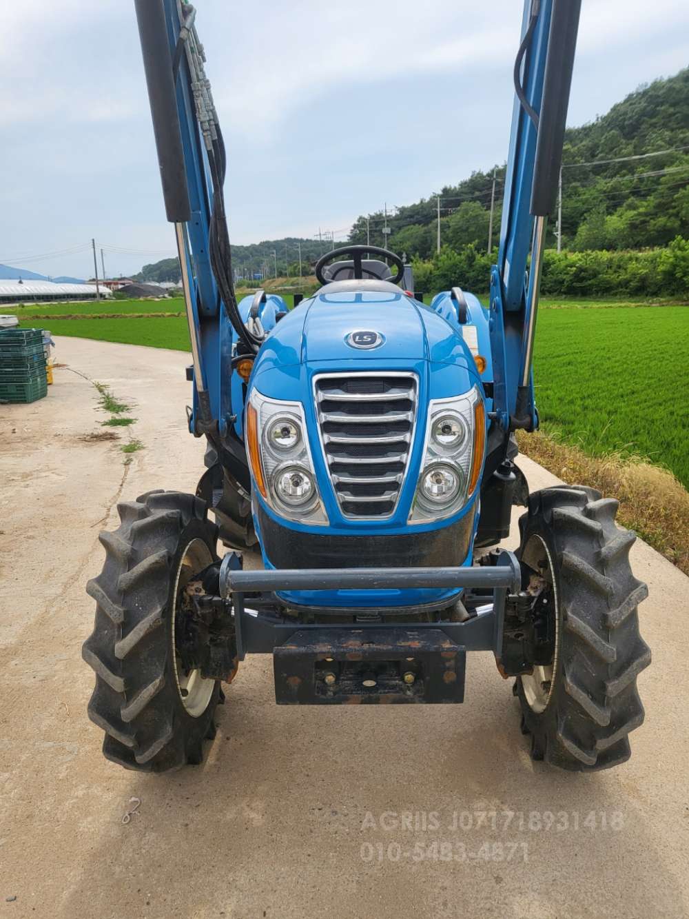 LS Tractor XR4155 (55.7hp) 측면