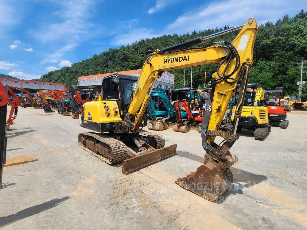 Hyundai Excavator R555-7K  측면