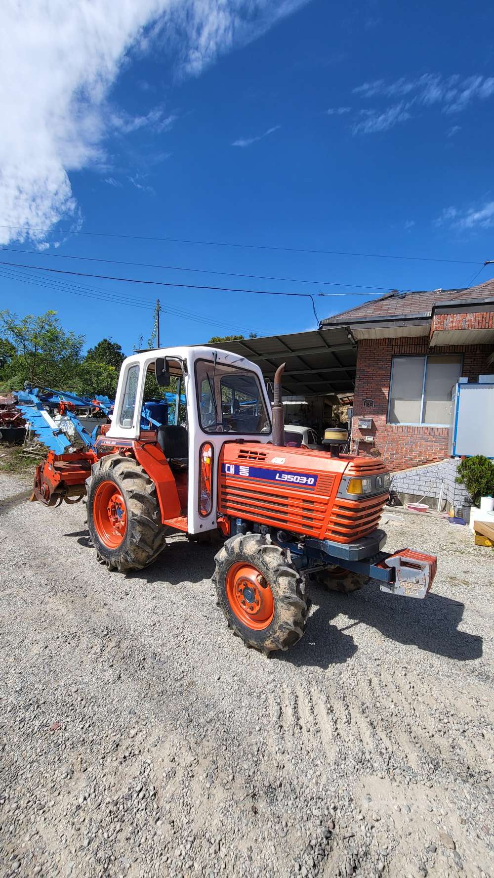 대동 트랙터 L3503 (35마력) 뒤우측면