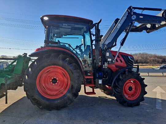 TYM 트랙터 K110E (111마력) 앞좌측면