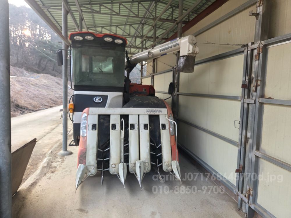 구보다 콤바인 ER575KQ (5조식) 뒤우측면