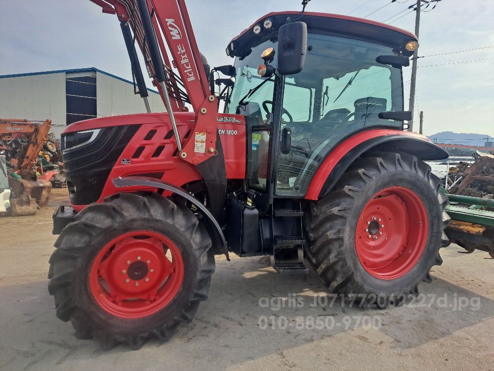 국제 트랙터 LUXEN1200 (117마력) 뒤우측면