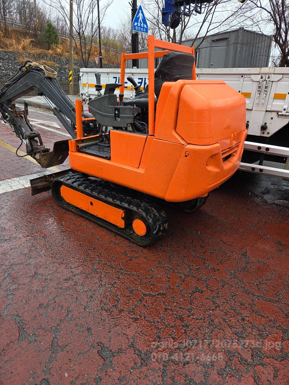  015굴삭기 E015  뒤우측면