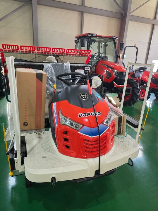 대동 이앙기 DRP60DSZM (6조식) 앞좌측면