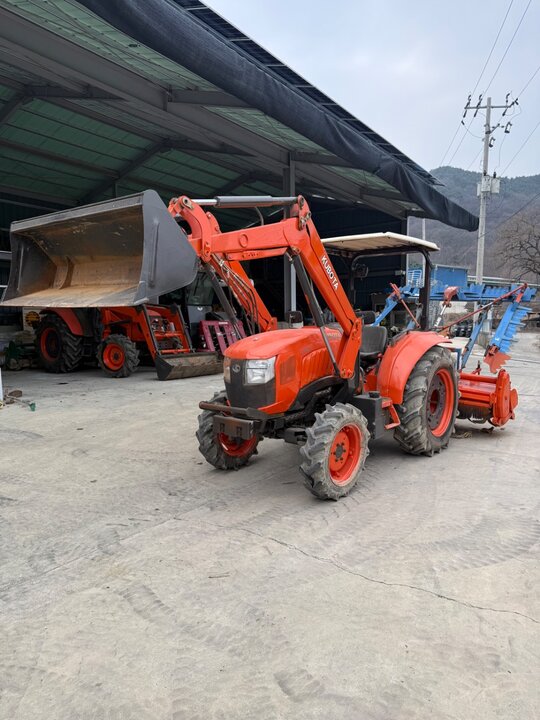 Kubota Tractor L60K (62hp) 앞좌측면