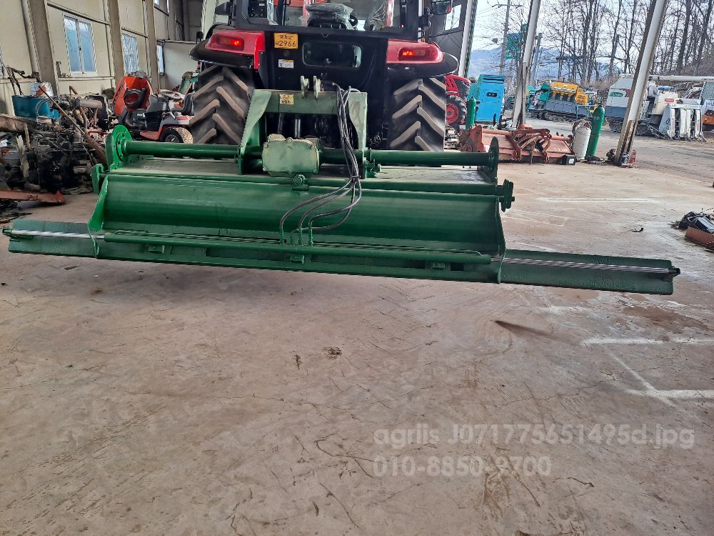 Kukje Tractor LUXEN1100E (111hp) 뒤우측면