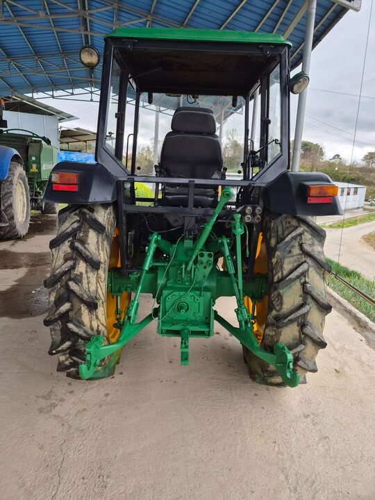 JohnDeere Tractor 1750 (53hp)