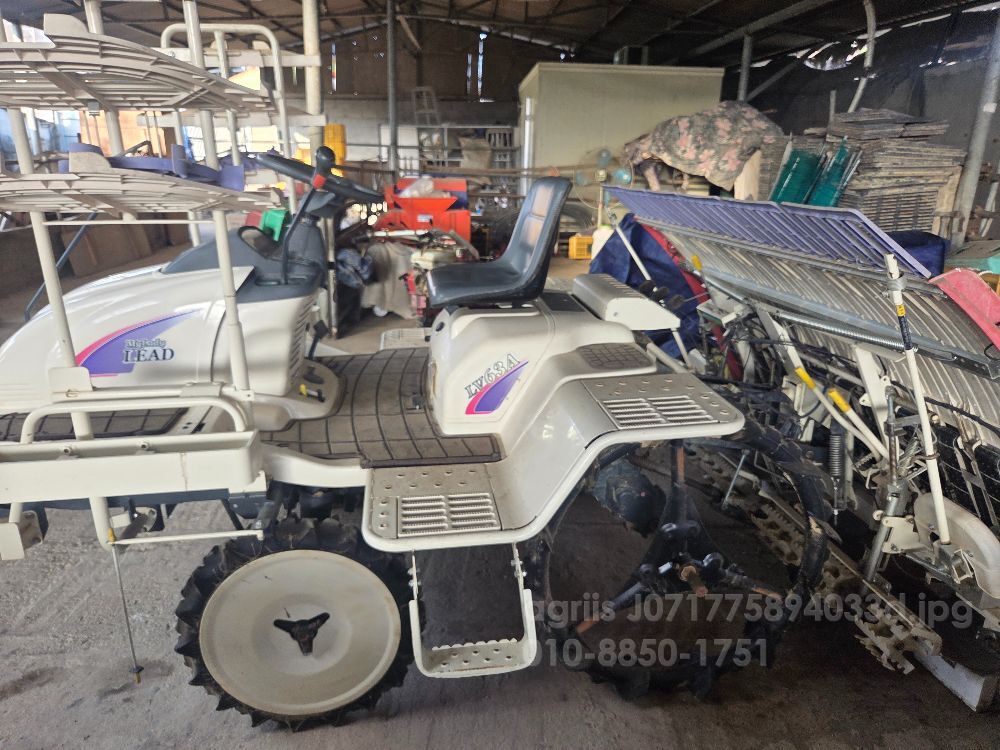 LS Rice transplanter LV63 (6Rows) 뒤우측면