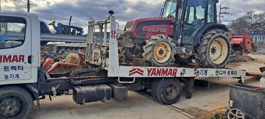  유압휜치.설프로다 현대3.5 사다리 트럭.윈치  앞좌측면