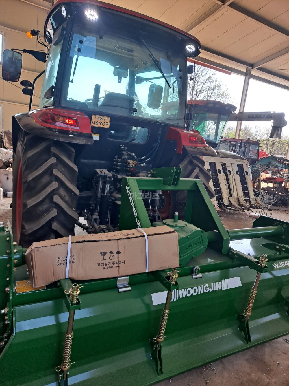 Kukje Tractor LUXEN1100E (111hp) 뒤우측면