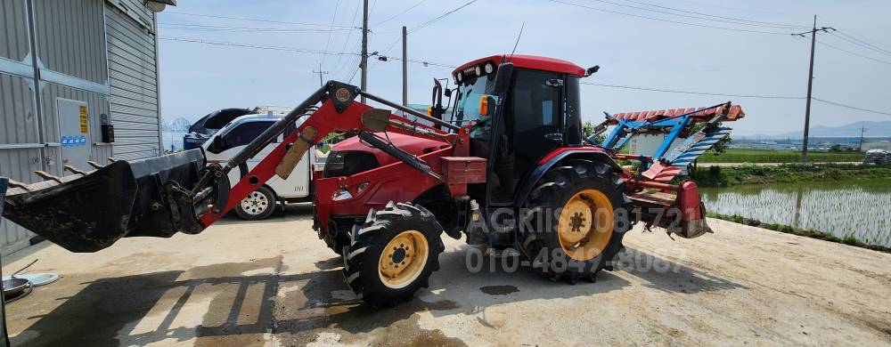 얀마 트랙터 EG83Y (83마력) 측면