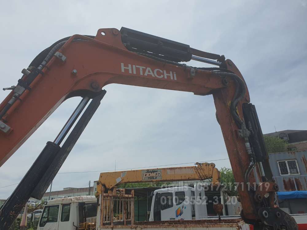 HITACHI 굴삭기 HITACHI 측면