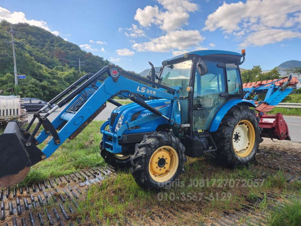 LS Tractor U6152 (52hp) 측면