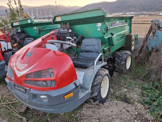  퇴비살포기  보행퇴비살포기 HSC1000  앞좌측면