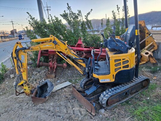 동양  미니굴삭기 010 010