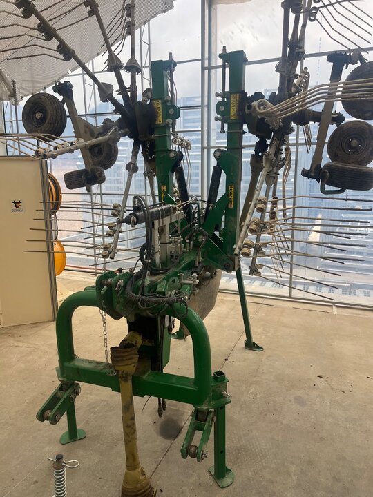  Rake YNK R550P  앞좌측면