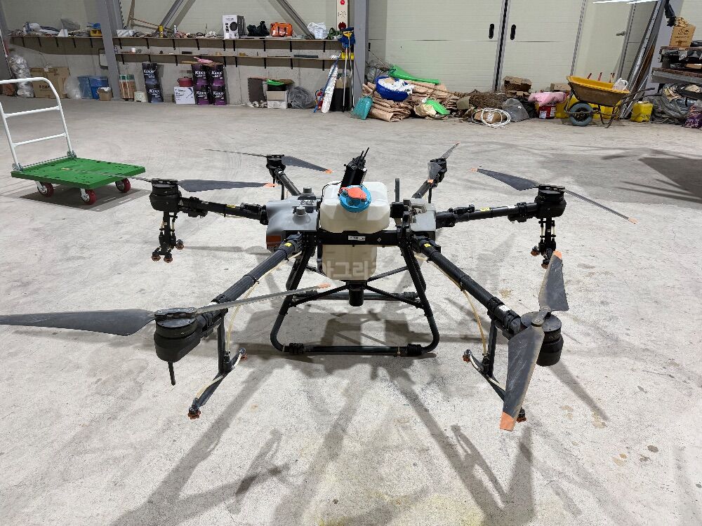  드론 dji t30 dji t30  뒤우측면